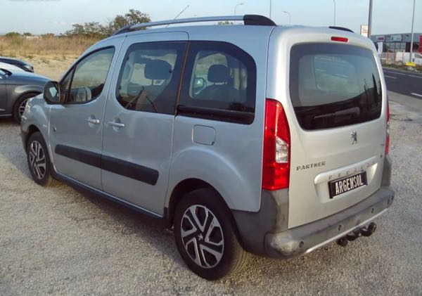 Peugeot Partner TEPEE 1.6 HDI 90 OUTDOOR/ 1°MAIN