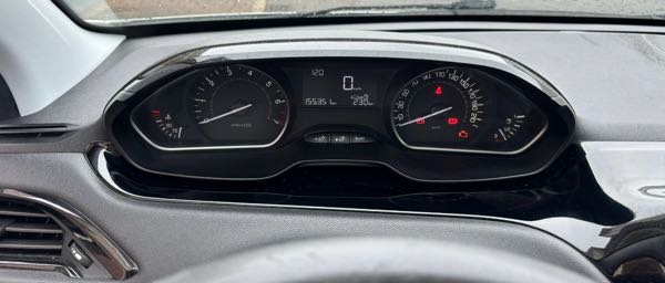Peugeot 208 (2) 1.2 PURETECH 110 S&amp;S ALLURE 3P