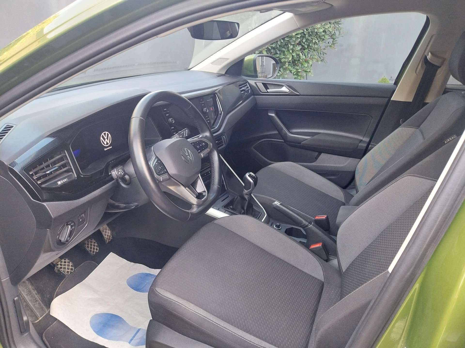Volkswagen Taigo 1.0 TSI Life - Crossover Premium Faible KM - Garantie 12 Mois avec Entretien Effectué - Dispo Rapide - Zone LEZ 12/2034