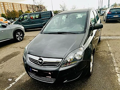 Opel Zafira très probe roule bien