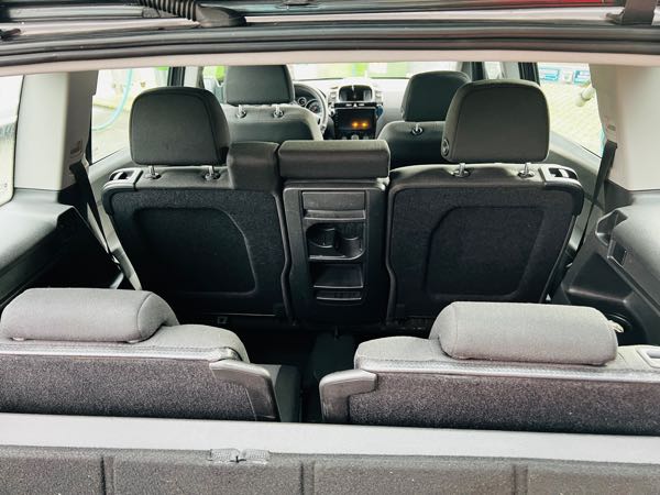 Opel Zafira très probe roule bien