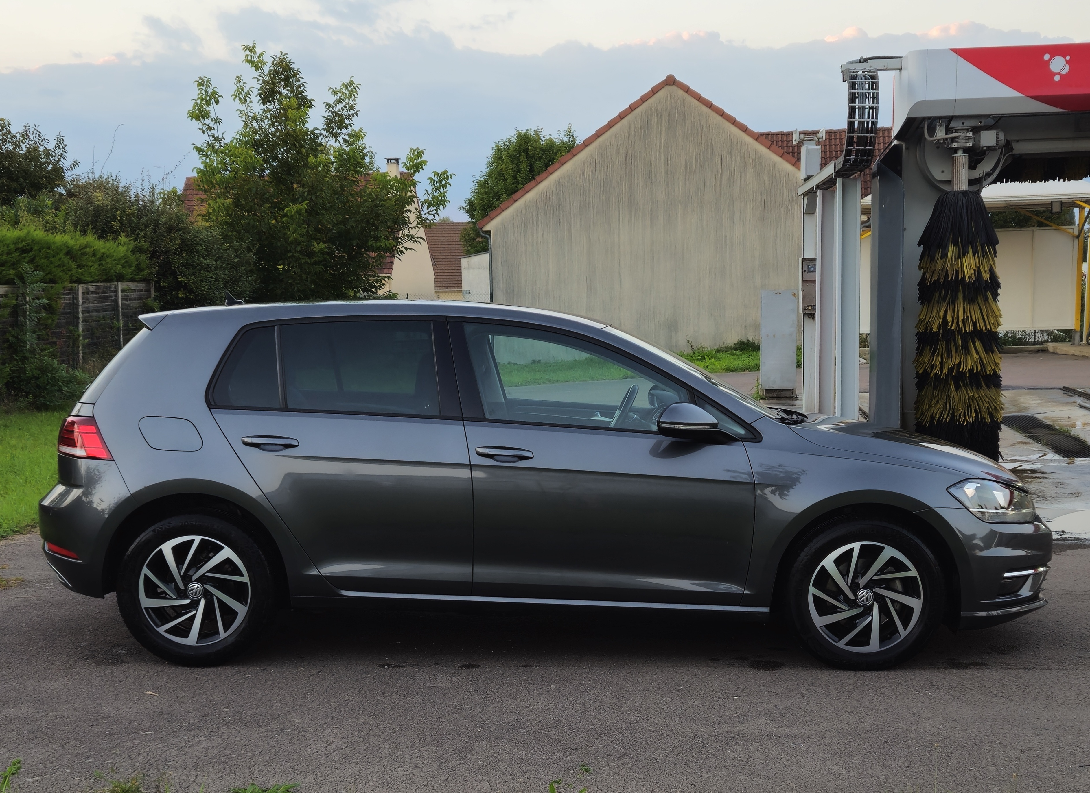 Volkswagen Golf VII (2) 1.6 TDI 115 IQ.DRIVE DSG7 5P