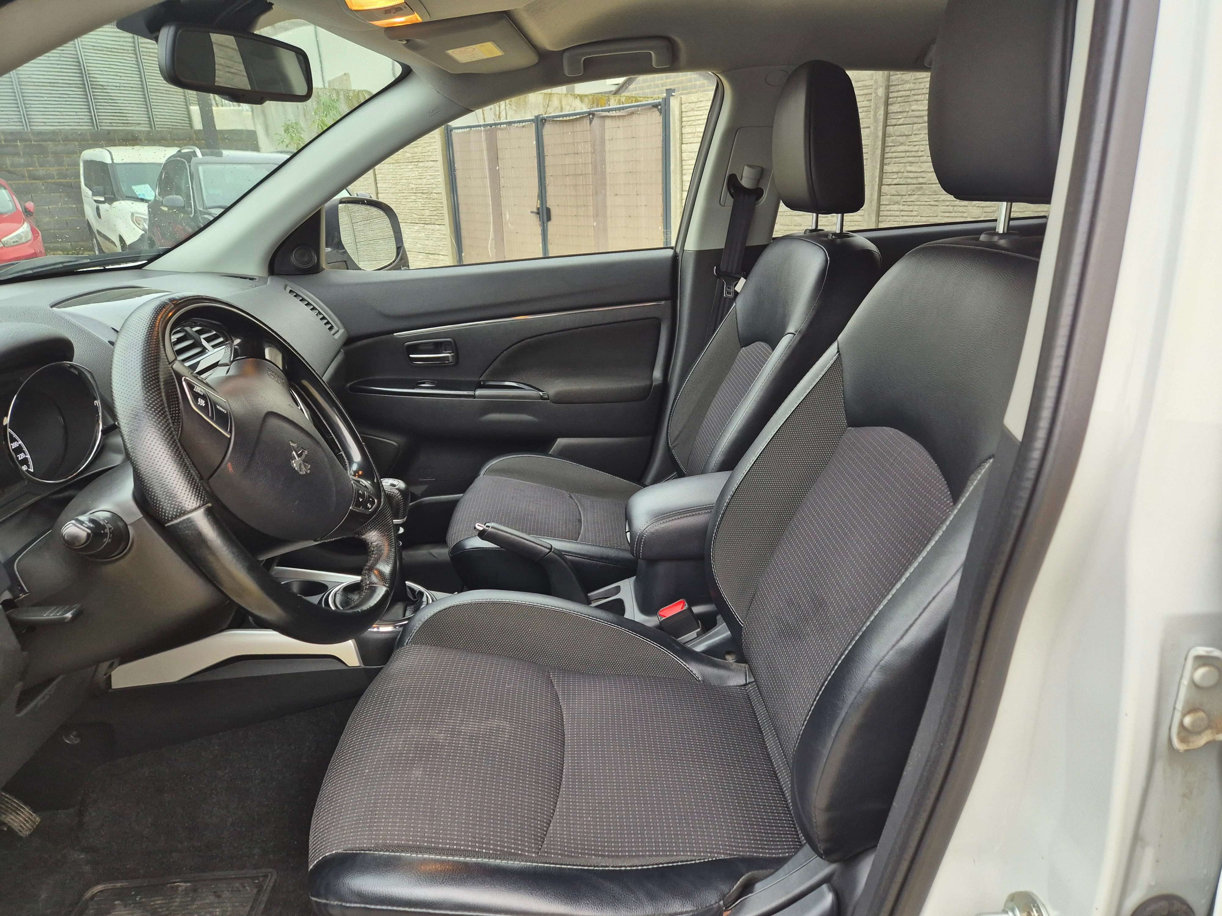 Peugeot 4008 1.6 HDi Allure// 4X4//GARANTIE 12 MOIS//