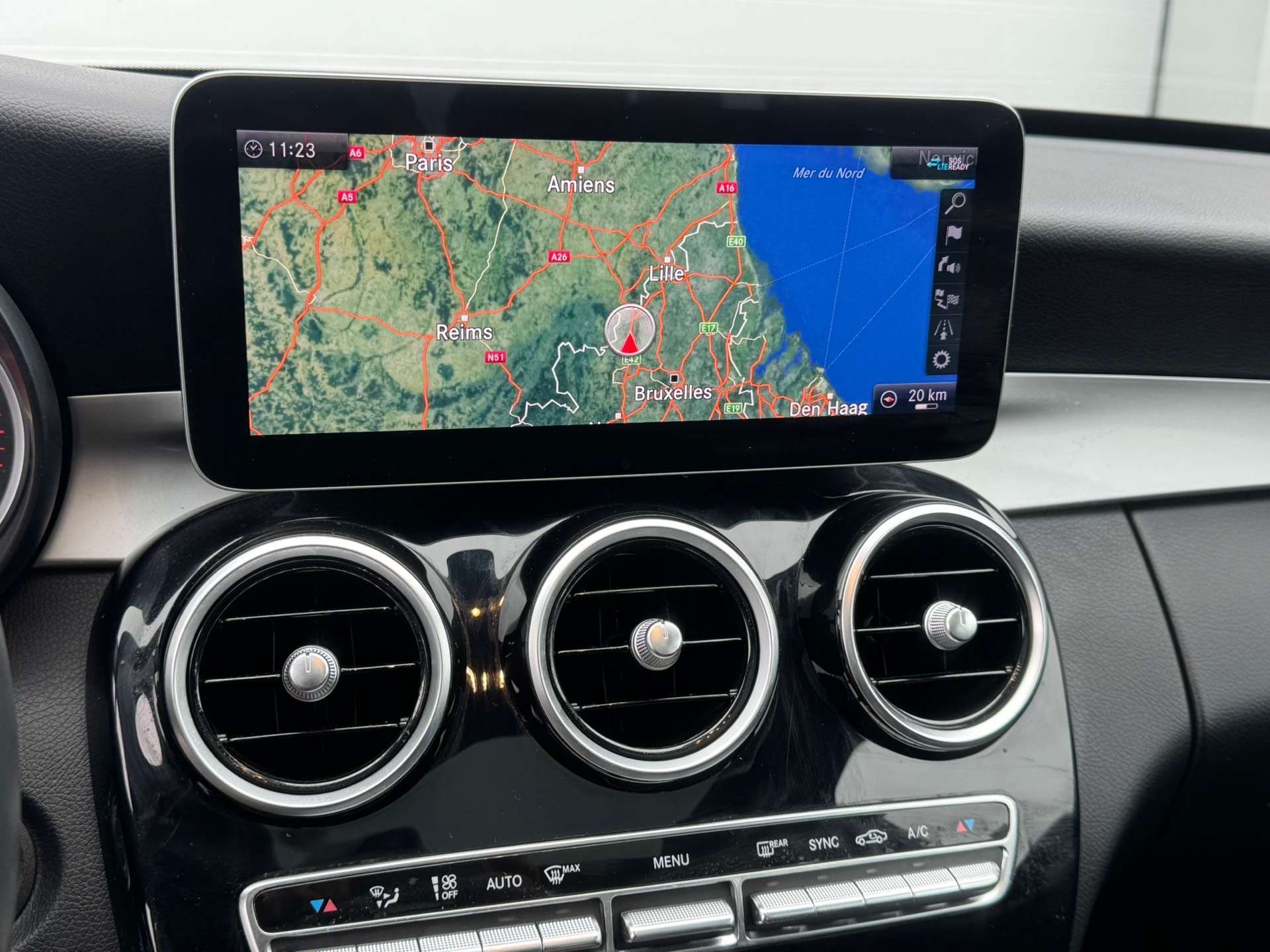Mercedes-Benz C 180 Business Solution //  TOIT OUVRANT // 1 ER MAIN