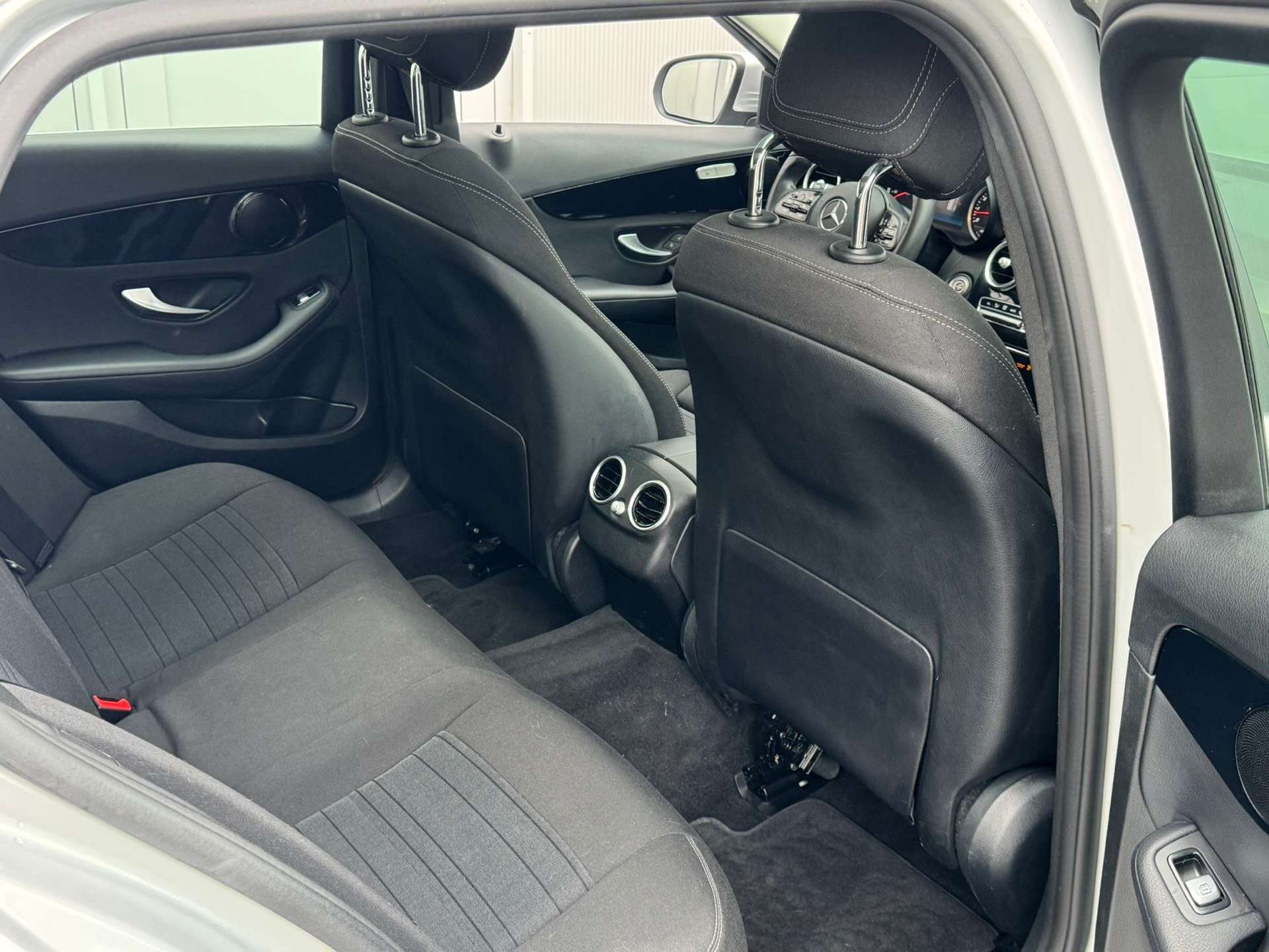 Mercedes-Benz C 180 Business Solution //  TOIT OUVRANT // 1 ER MAIN