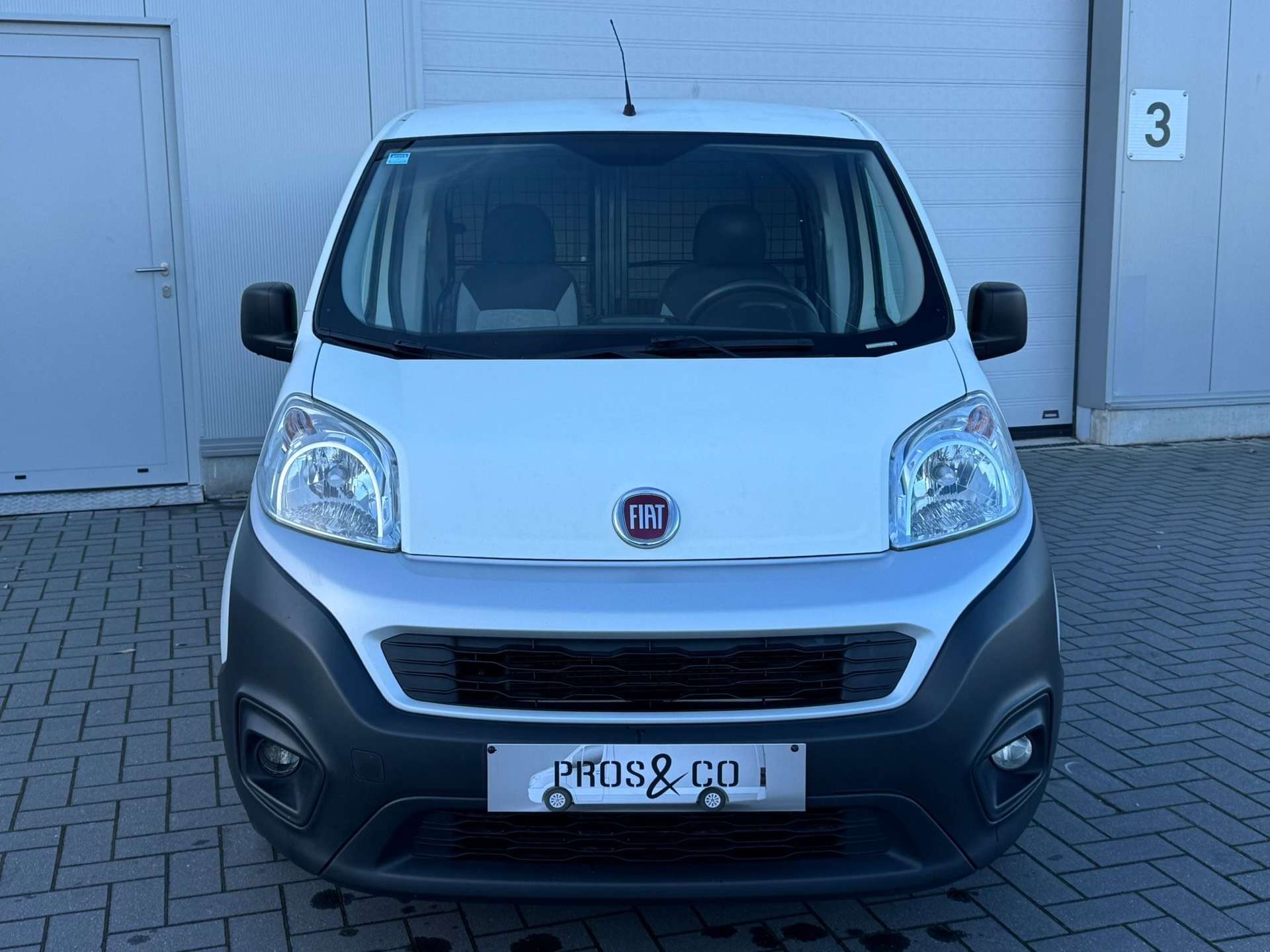 Fiat Fiorino // GPS // CLIM // TVA RECUPERABLE // PORTE LATERAL