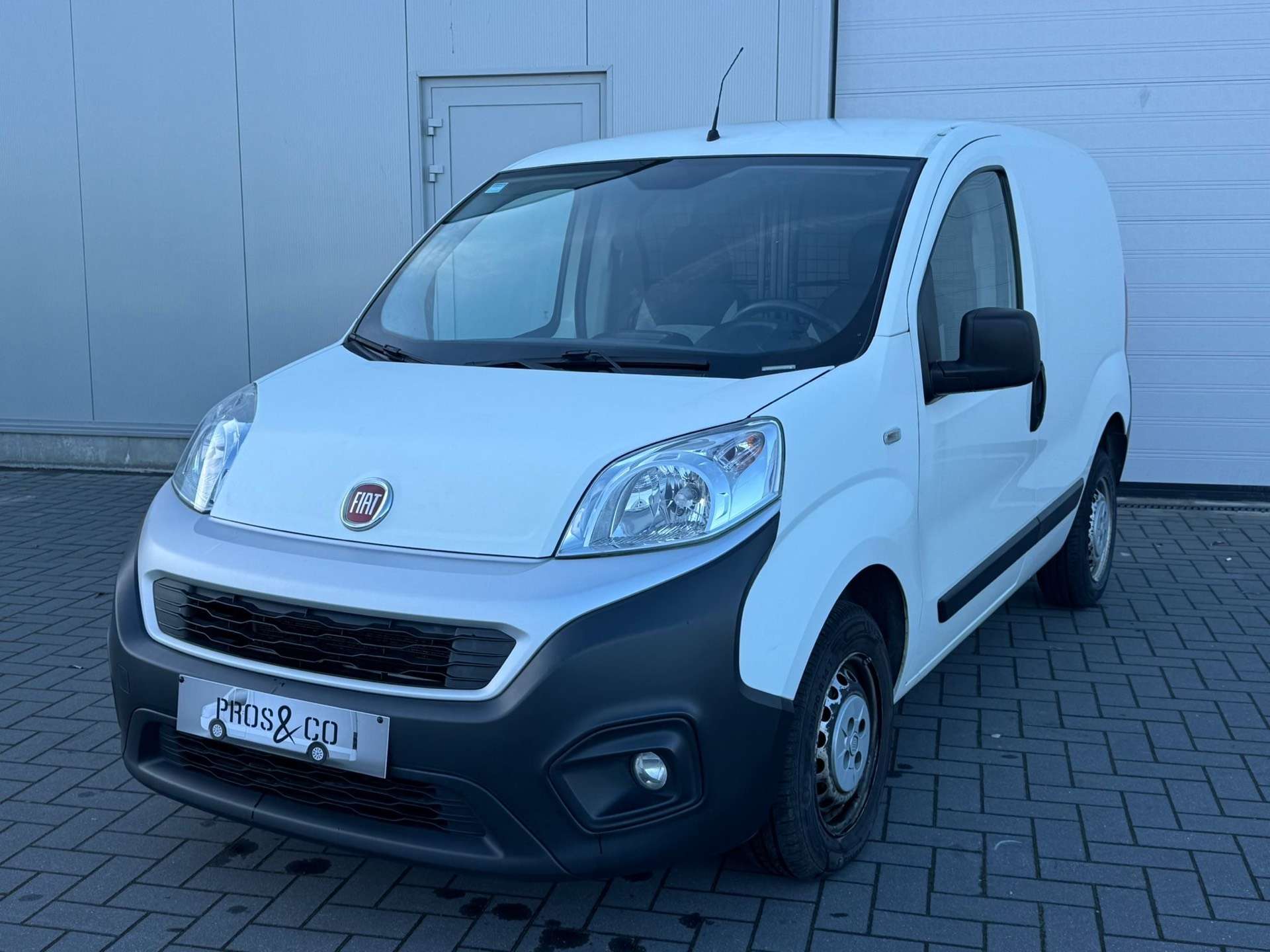 Fiat Fiorino // GPS // CLIM // TVA RECUPERABLE // PORTE LATERAL