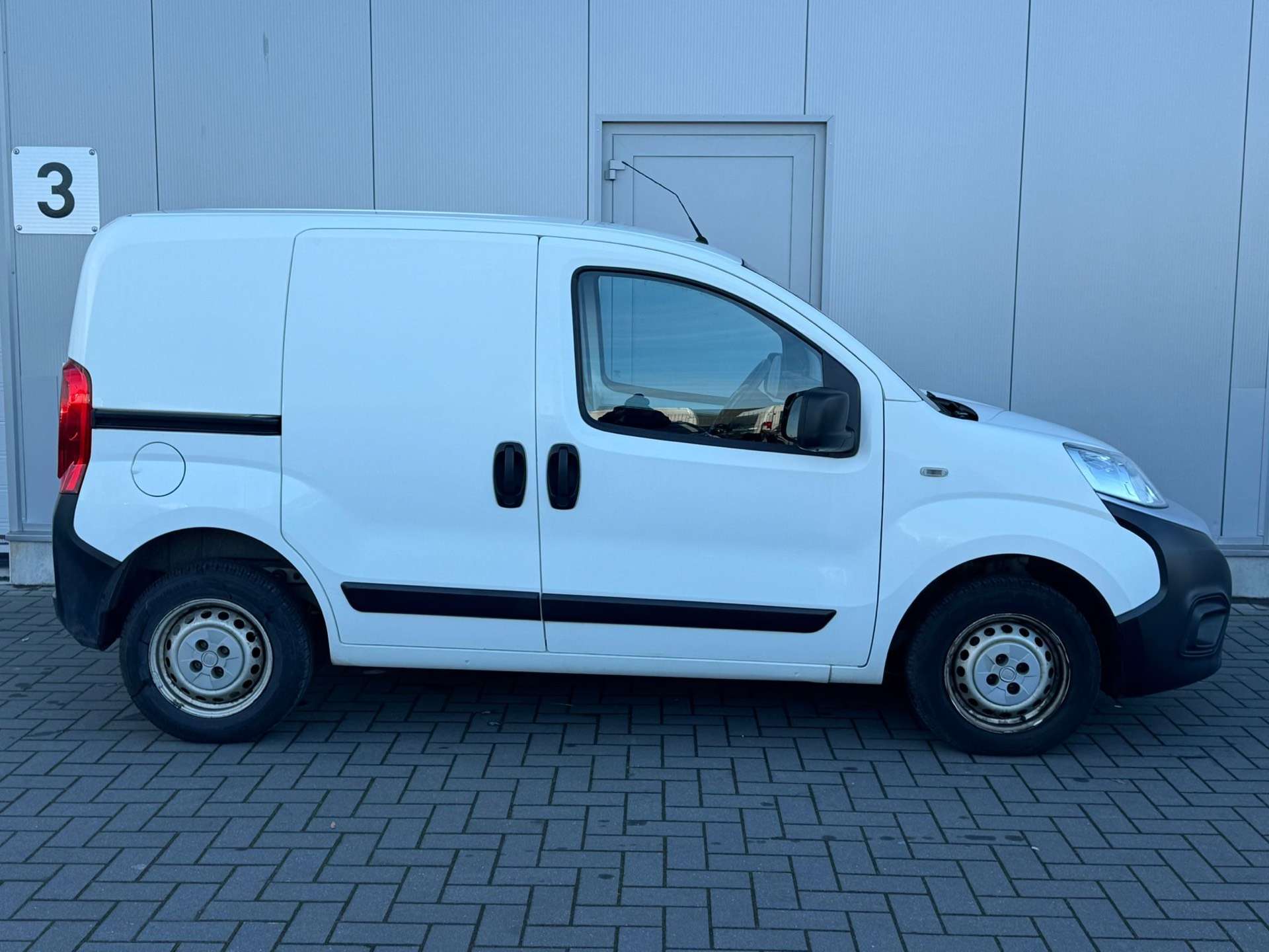 Fiat Fiorino // GPS // CLIM // TVA RECUPERABLE // PORTE LATERAL