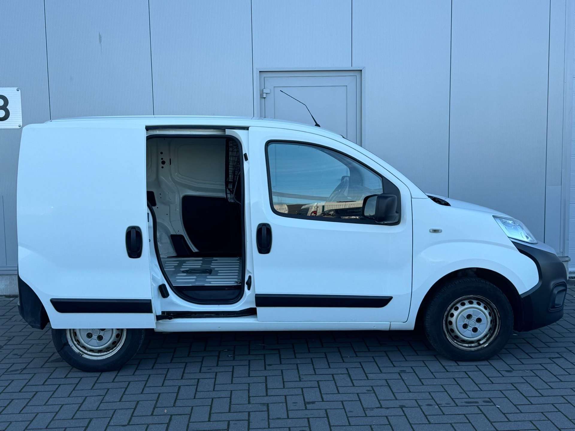 Fiat Fiorino // GPS // CLIM // TVA RECUPERABLE // PORTE LATERAL