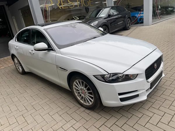 Jaguar Xe 2.0 D*PROBLEME MOTEUR*TVA*TOIT OUVRANT*