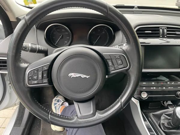 Jaguar Xe 2.0 D*PROBLEME MOTEUR*TVA*TOIT OUVRANT*