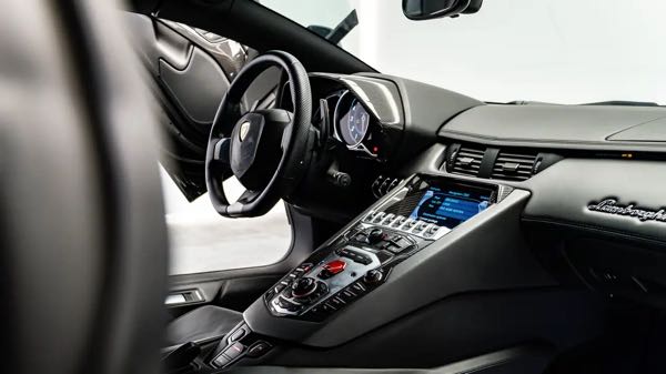 Lamborghini Aventador 6.5i V12 LP700-4*CARBON*LIFT*CAMERA AR*GPS*XENON*