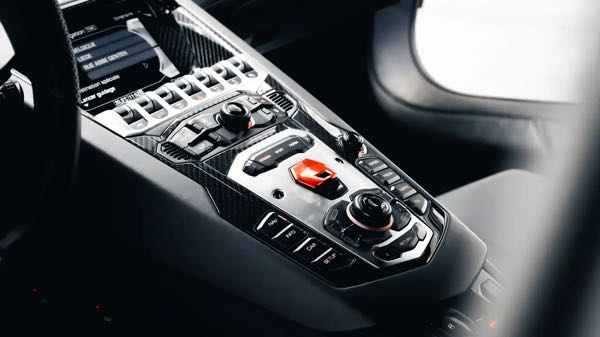 Lamborghini Aventador 6.5i V12 LP700-4*CARBON*LIFT*CAMERA AR*GPS*XENON*