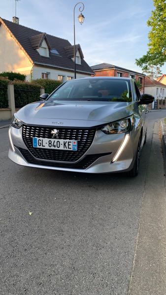 Peugeot 208 (2) 1.2 PURETECH 110 S&amp;S ALLURE 5P