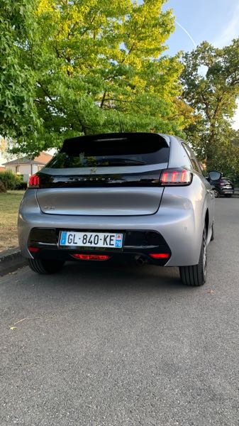 Peugeot 208 (2) 1.2 PURETECH 110 S&amp;S ALLURE 5P