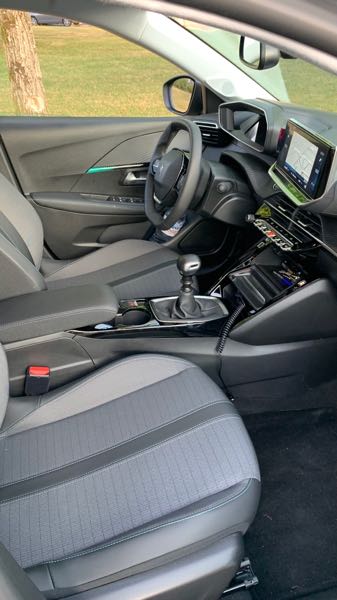 Peugeot 208 (2) 1.2 PURETECH 110 S&amp;S ALLURE 5P