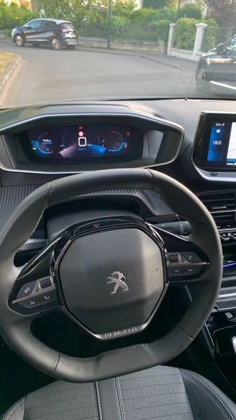 Peugeot 208 (2) 1.2 PURETECH 110 S&amp;S ALLURE 5P