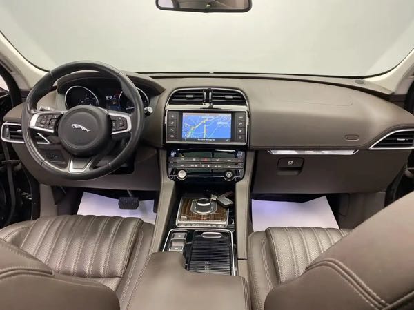 Jaguar F-pace 2.0 D AWD*TOIT OUV*GPS*1ER PROP*GARANTIE 12 MOIS*