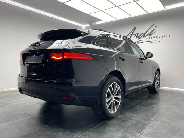 Jaguar F-pace 2.0 D R-Sport*GARANTIE 12 MOIS*TOIT OUVRANT*CAMERA