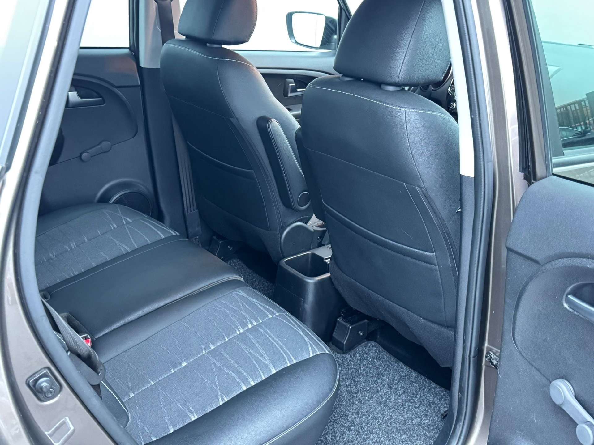Kia Venga 1.4i Mind // GPS // CAMERA // CLIM // GARANTIE