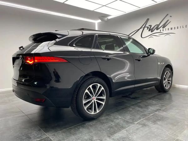 Jaguar F-pace 2.0 D R-Sport*GARANTIE 12 MOIS*TOIT OUVRANT*CAMERA