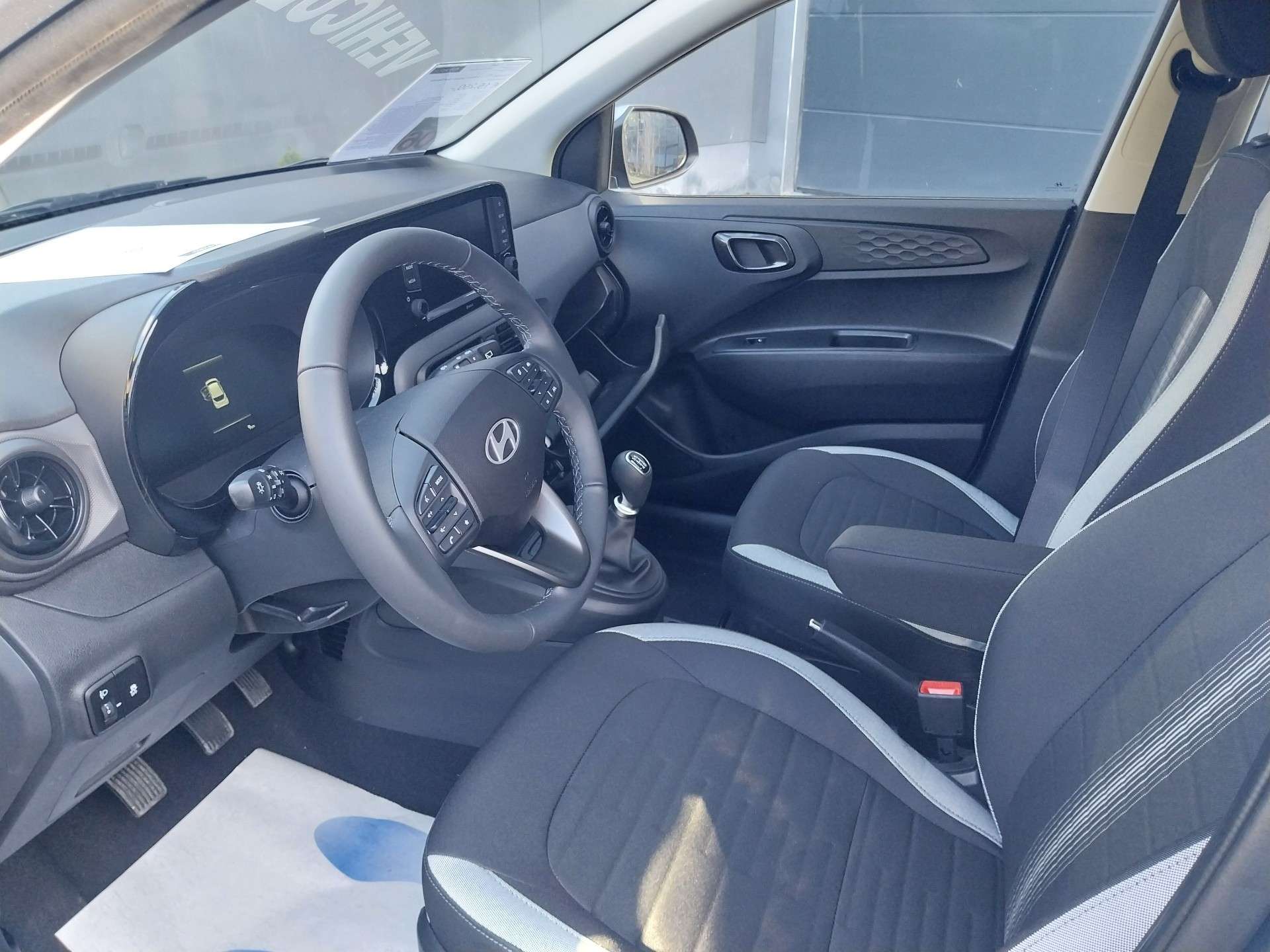 Hyundai i10 1.0 Comfort - Neuve 0KM Citadine Fiable et Economique - Garantie pour roulez sans stress - Dispo 48H - Zone LEZ 12/2034