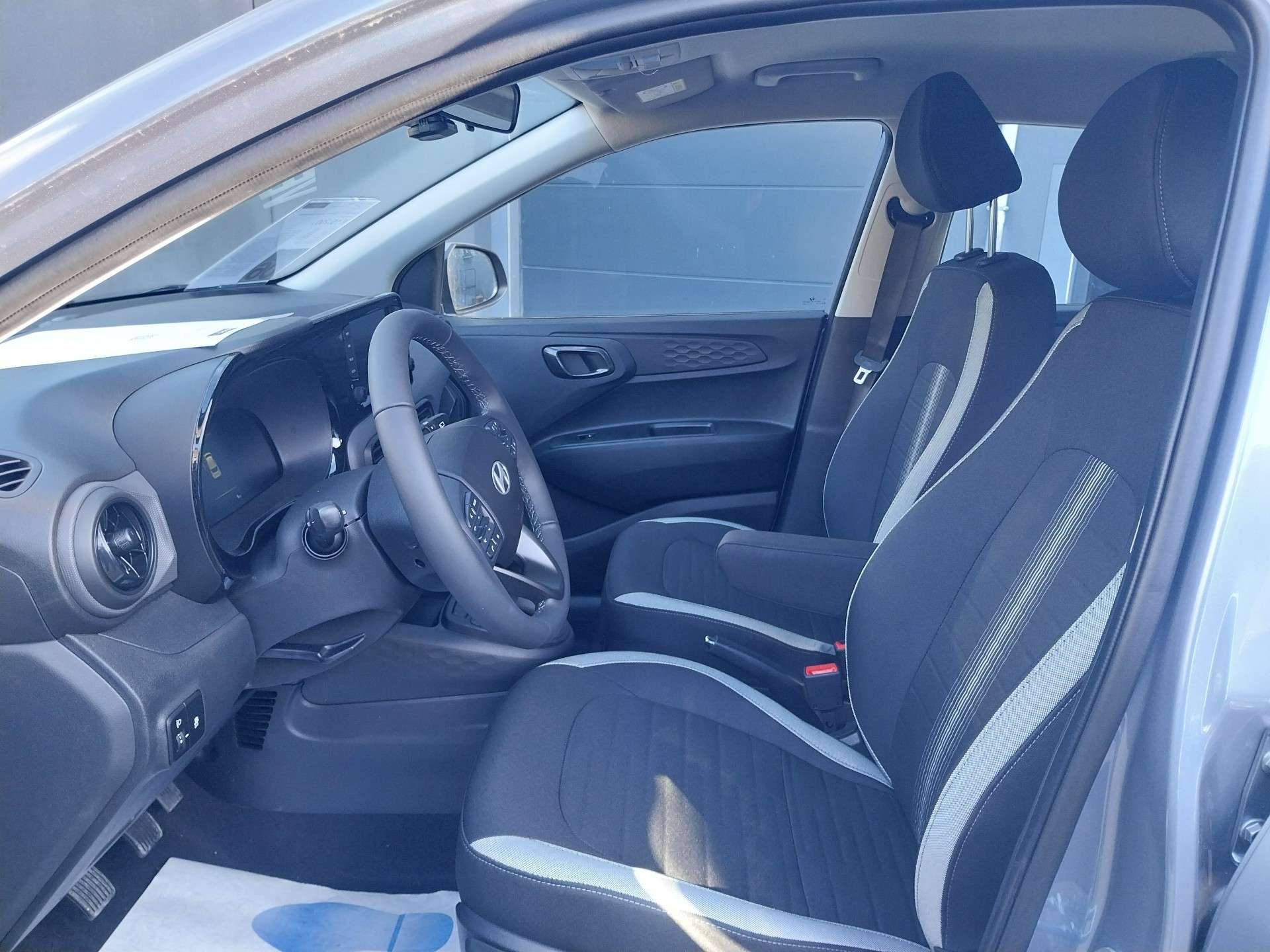 Hyundai i10 1.0 Comfort - Neuve 0KM Citadine Fiable et Economique - Garantie pour roulez sans stress - Dispo 48H - Zone LEZ 12/2034