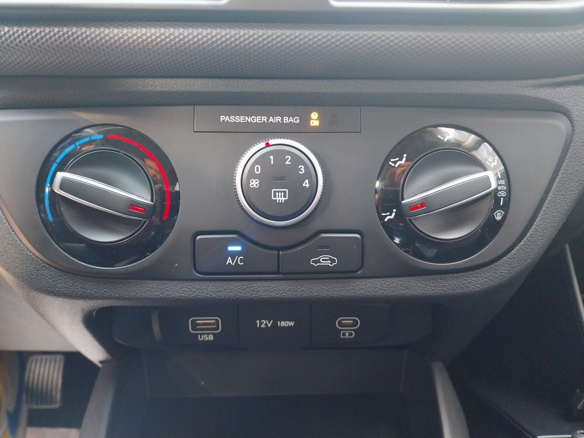 Hyundai i10 1.0 Comfort - Neuve 0KM Citadine Fiable et Economique - Garantie pour roulez sans stress - Dispo 48H - Zone LEZ 12/2034