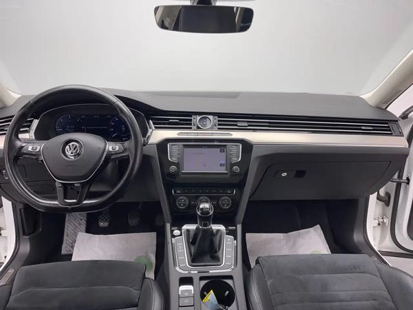 Volkswagen Passat Variant 2.0 CR TDi*R LINE*CARPLAY*TOIT OUV*1 PROP*GARANTIE