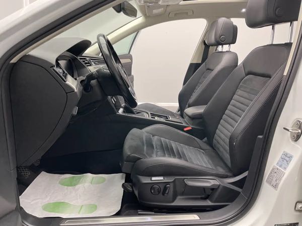 Volkswagen Passat Variant 2.0 CR TDi*R LINE*CARPLAY*TOIT OUV*1 PROP*GARANTIE