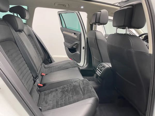 Volkswagen Passat Variant 2.0 CR TDi*R LINE*CARPLAY*TOIT OUV*1 PROP*GARANTIE