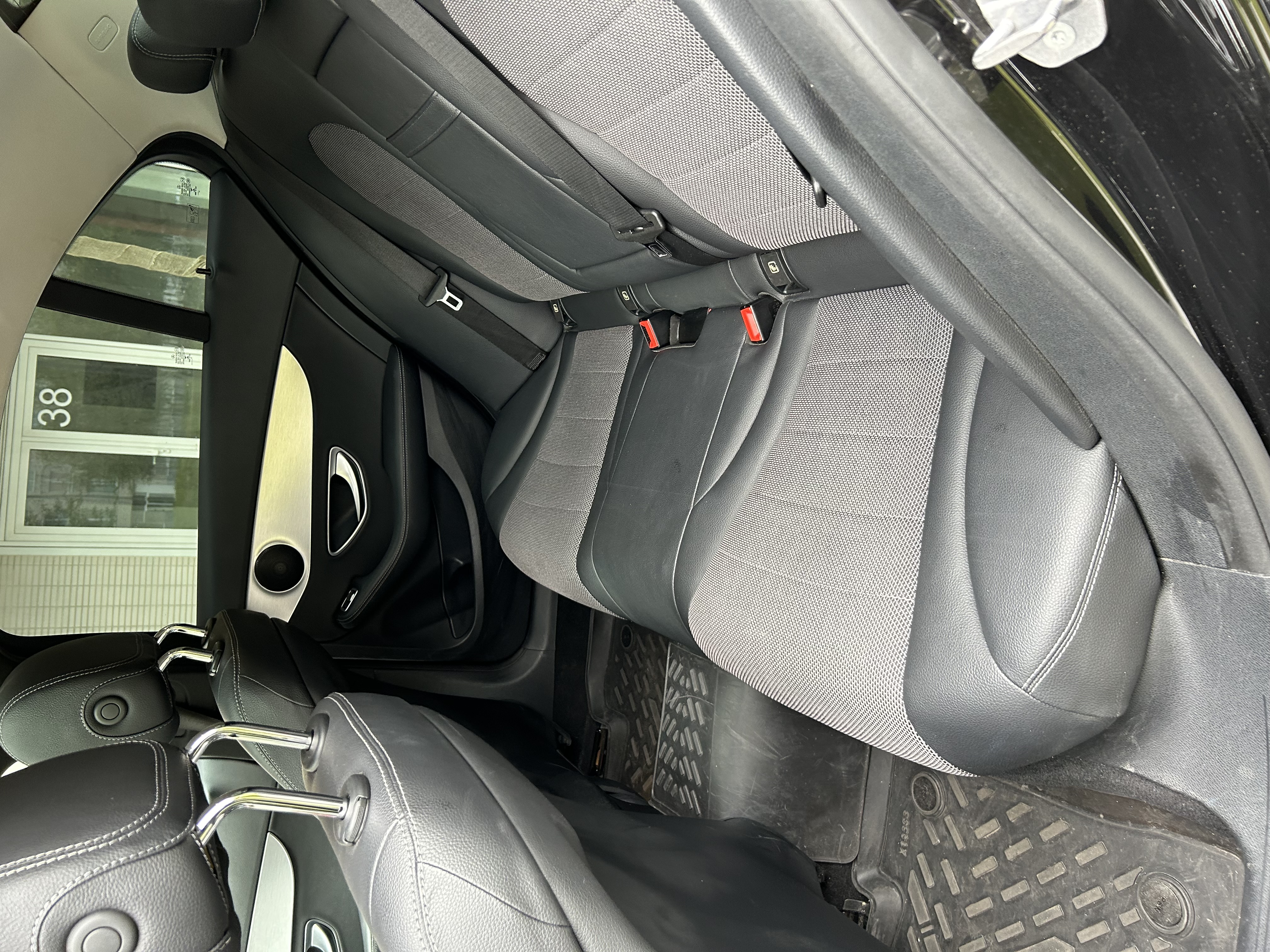 Mercedes-Benz Classe C IV (2) 180 AVANTGARDE LINE 9G-TRONIC