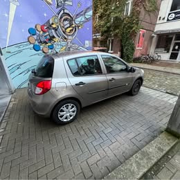 Renault Clio III (2) 1.2 75 AUTHENTIQUE 5P