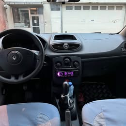 Renault Clio III (2) 1.2 75 AUTHENTIQUE 5P