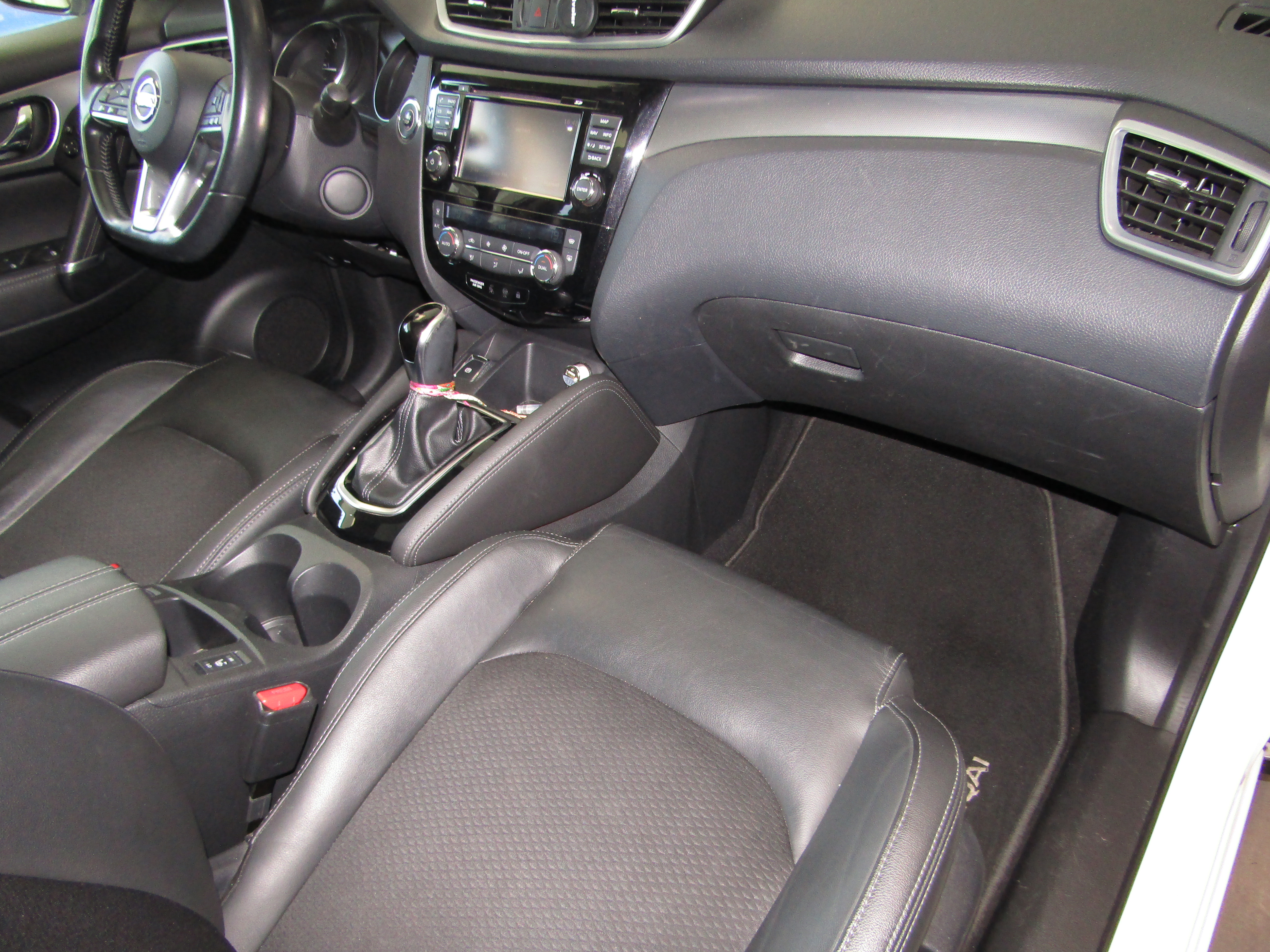 Nissan Qashqai II (2) 1.6 DCI 130 TEKNA+ XTRONIC