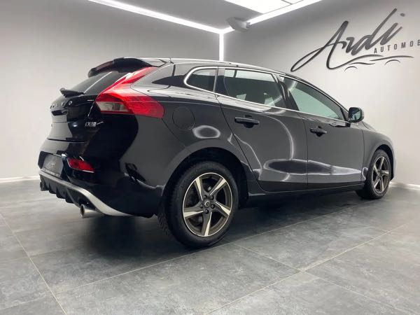 Volvo V40 2.0 D2 R-Design *GARANTIE 12 MOIS*GPS*CUIR*XENON*