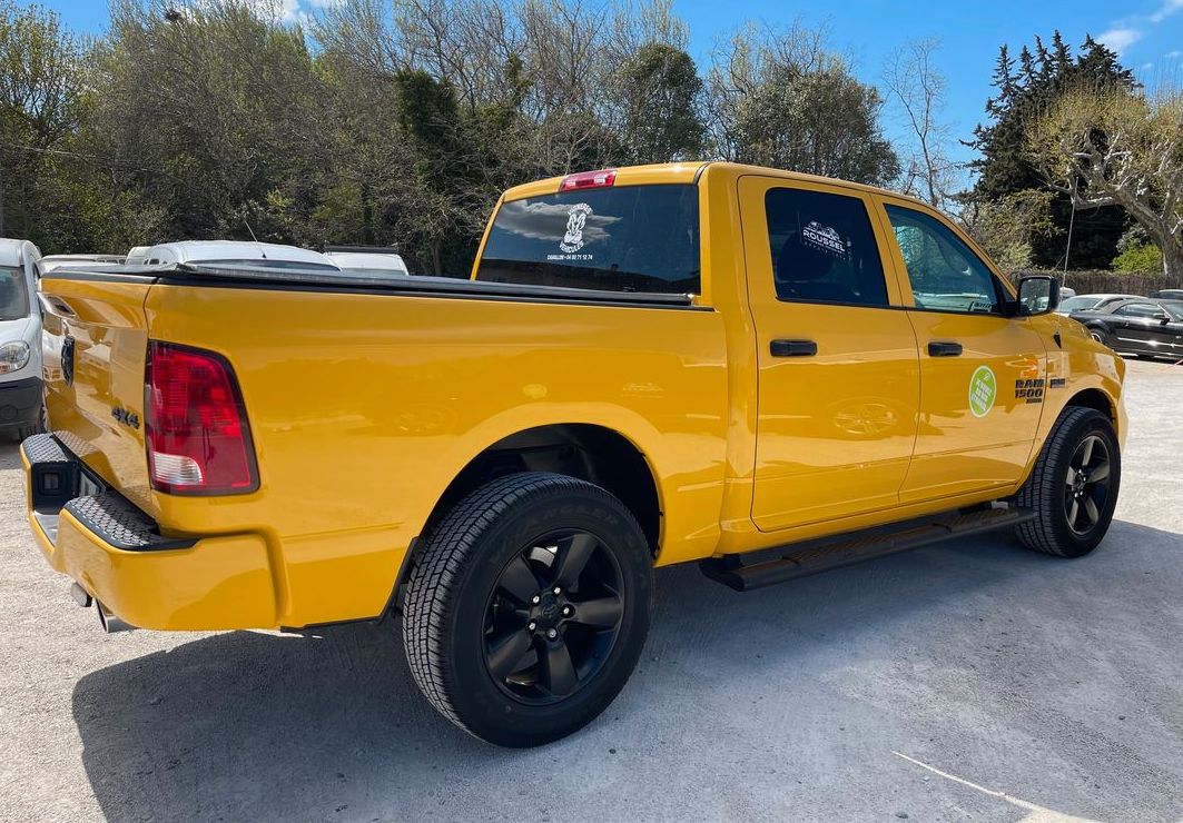 Dodge Ram 1500 CREW-CAB CLASSIC V8 HEMI 395 CV