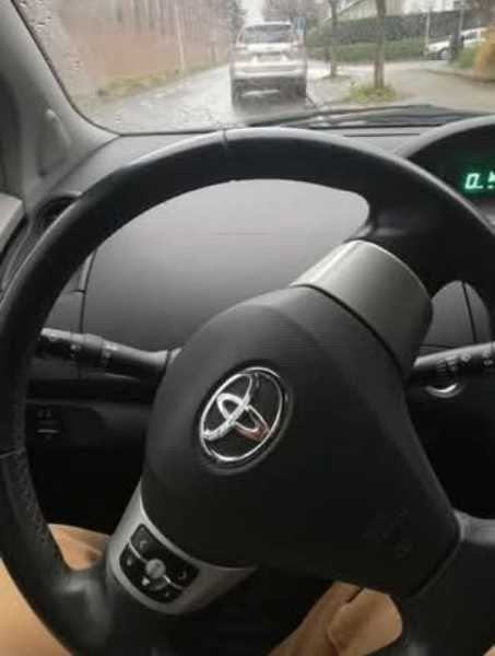 Toyota Yaris Toyota yaris 2008, essence, boîte automatique, 164.000 km