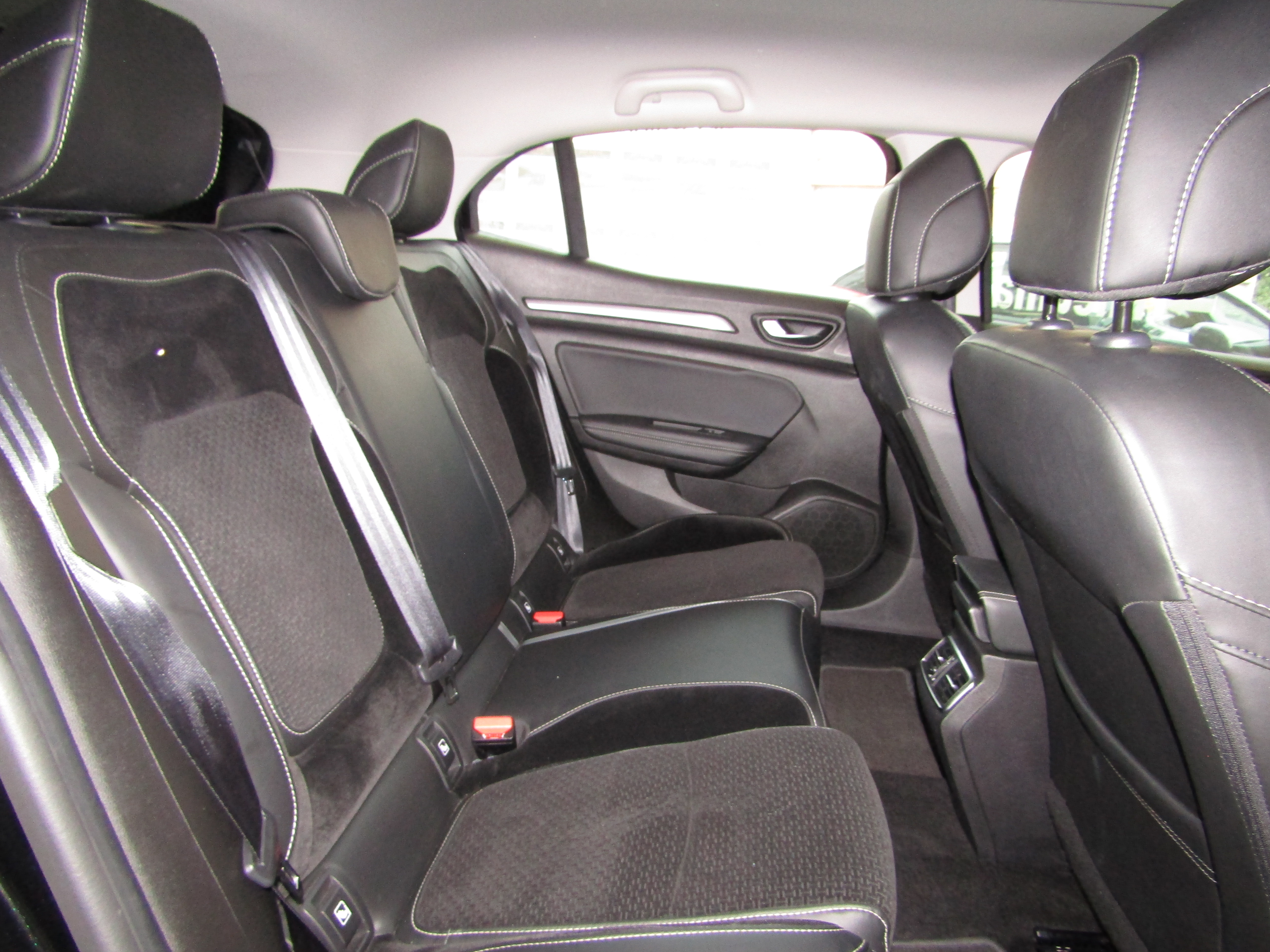 Renault Megane IV 1.2 TCE 100 ENERGY BUSINESS