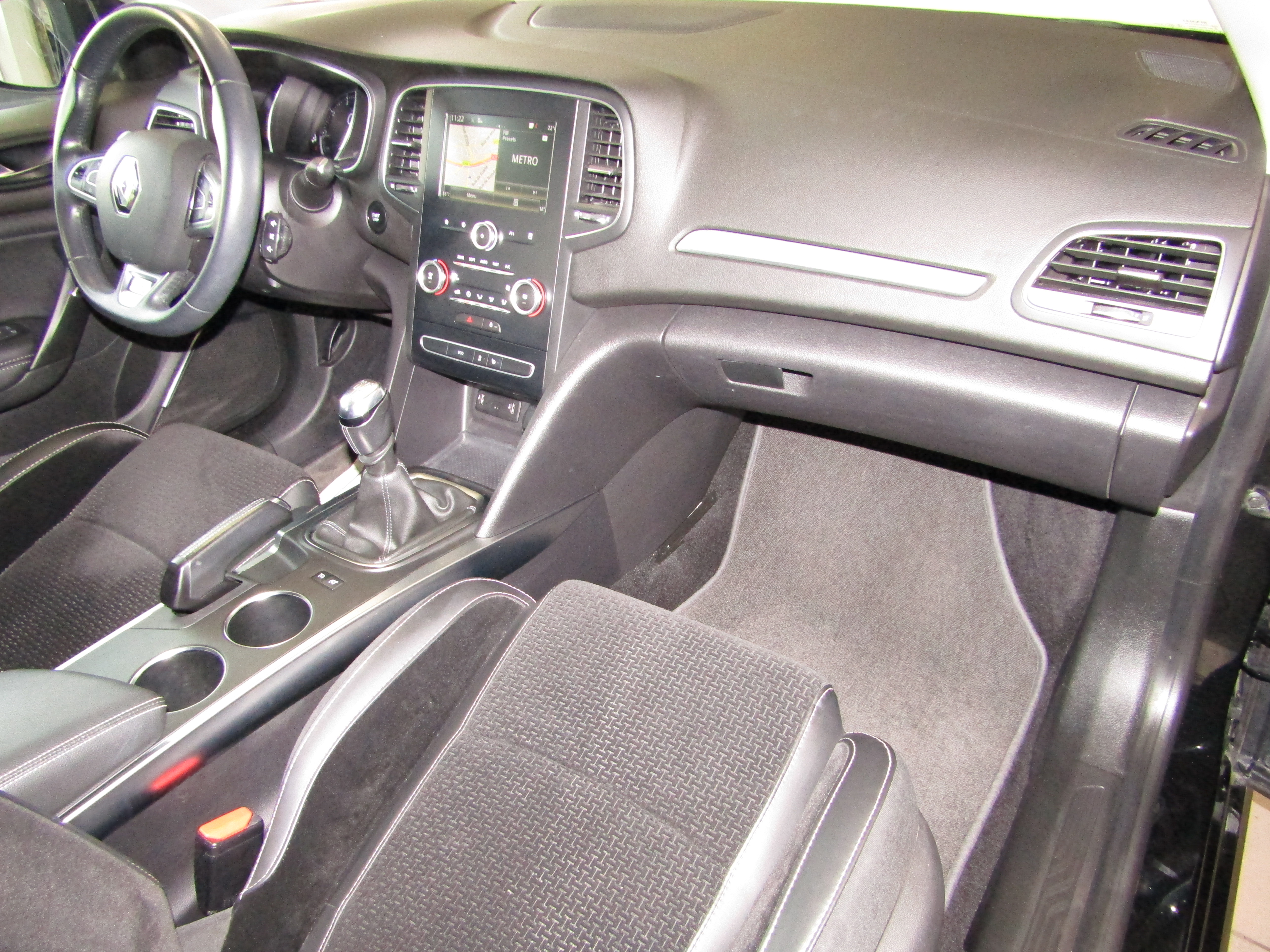 Renault Megane IV 1.2 TCE 100 ENERGY BUSINESS
