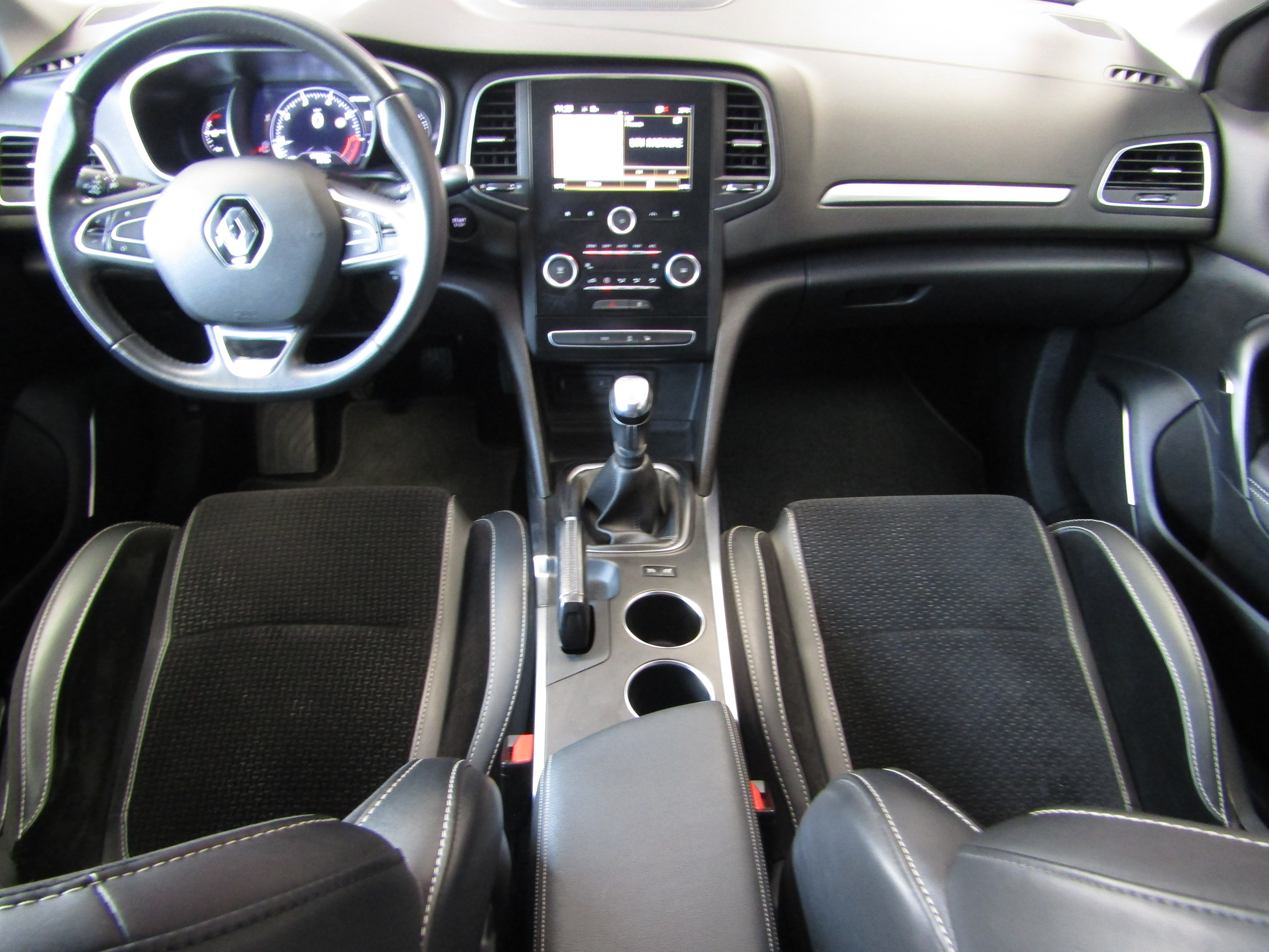 Renault Megane IV 1.2 TCE 100 ENERGY BUSINESS