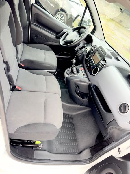 Peugeot Partner II (2) 1.6 BLUEHDI 120 S&amp;S PACK CLIM NAV 120 L1