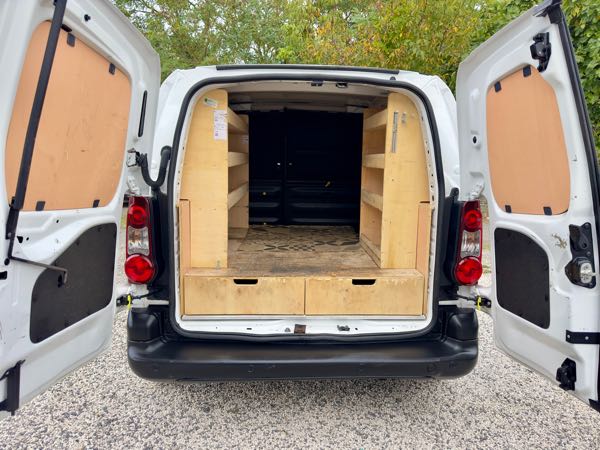 Peugeot Partner II (2) 1.6 BLUEHDI 120 S&amp;S PACK CLIM NAV 120 L1