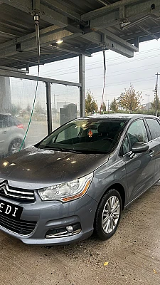 Citroen C4 1.6 HDI 110 BY LOEB
