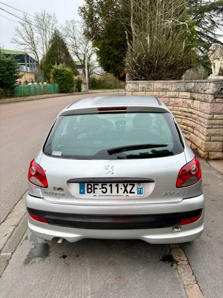 Peugeot 206+ Peugeot 206 plus ehdi 1.4l 68ch 270.000 KM 4cv, 5 portes 5
