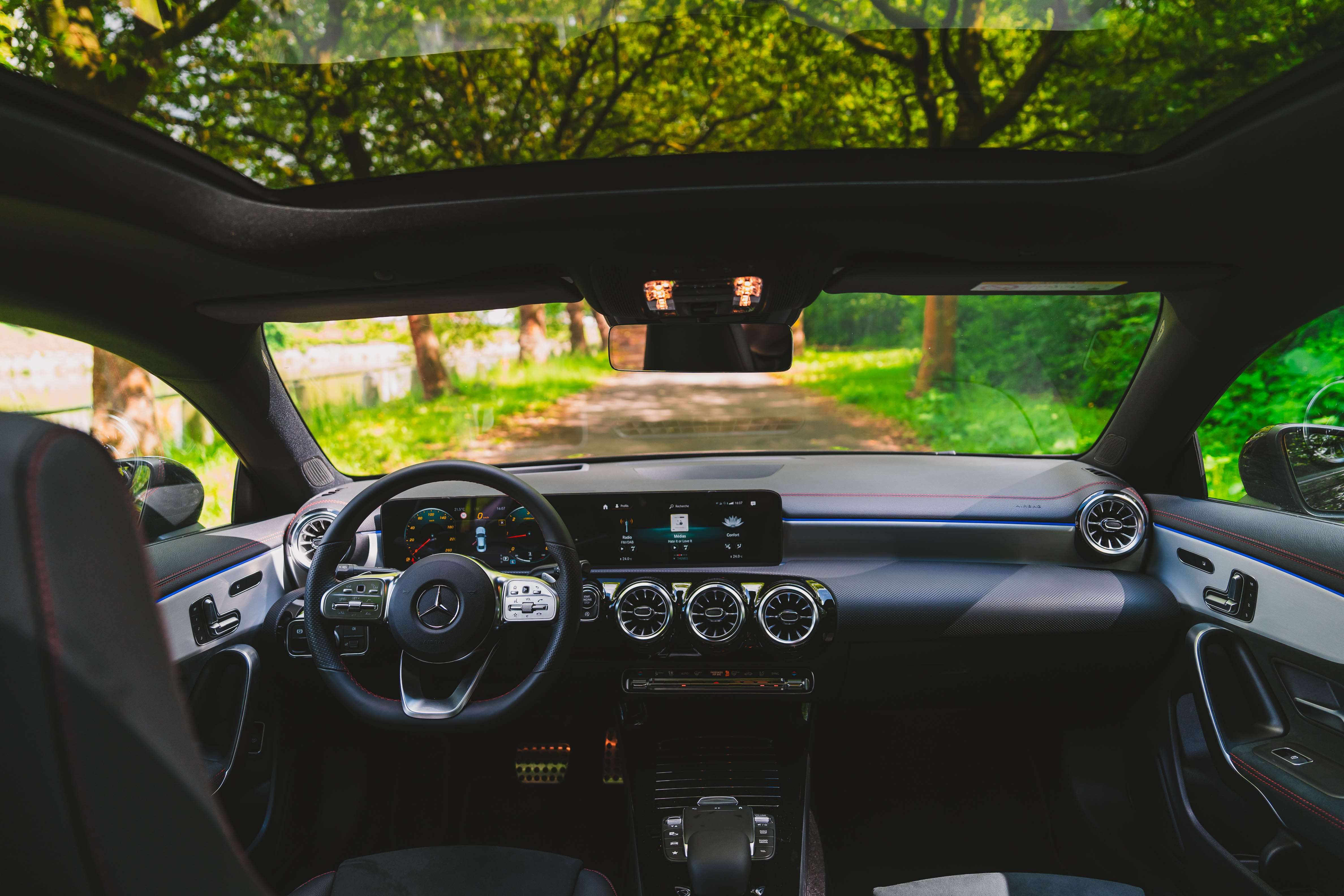 Mercedes-Benz CLA 200 d AMG Line PREMIUM PLUS TOIT PANO