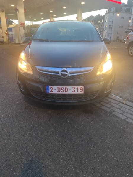 Opel Corsa V 1.4 90 BLACK EDITION 5P