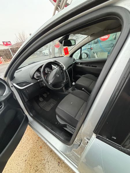 Peugeot 207 1.6 HDI 16V 90 EXECUTIVE 5P