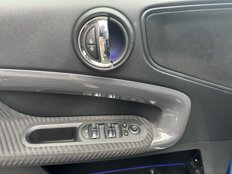 Mini COUNTRYMAN COOPER SE 136CH + 88CH BUSINESS DESIGN ALL4 BVA