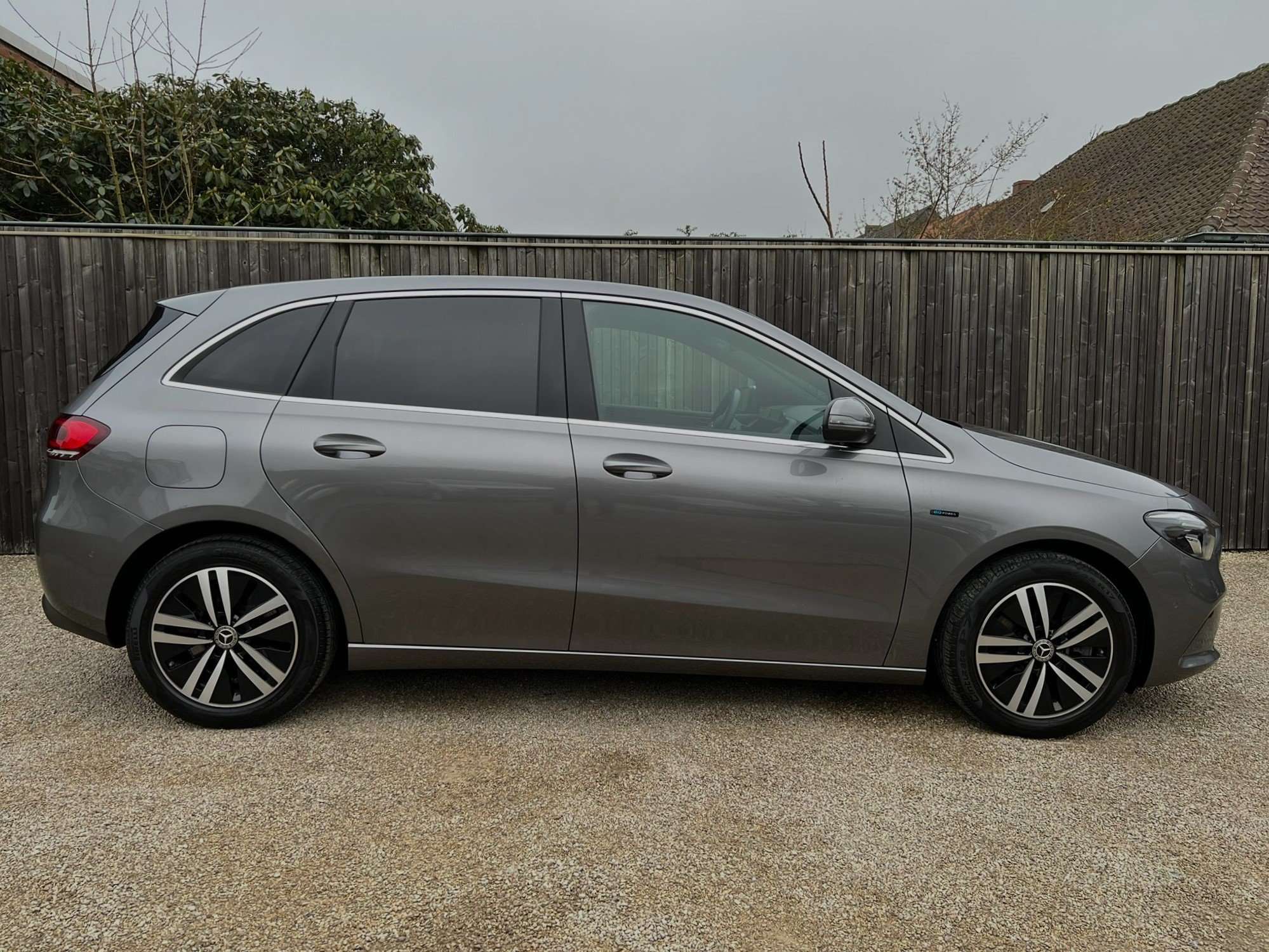 Mercedes-Benz B 250 e PHEV FULL-LED/17"/CAM/CRUISE/ZETELVERW.